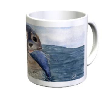 Tasse Becher Kaffeebecher  Aquarell Maritim Kunst Druck Kunstdruck Seehund mit Fisch Robbe Heuler Kegelrobbe Dänemark Nordsee Ostsee